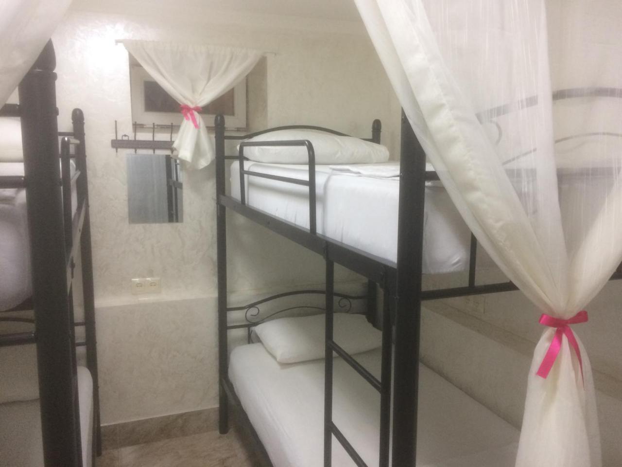 Hostel Miniバトゥーミ エクステリア 写真