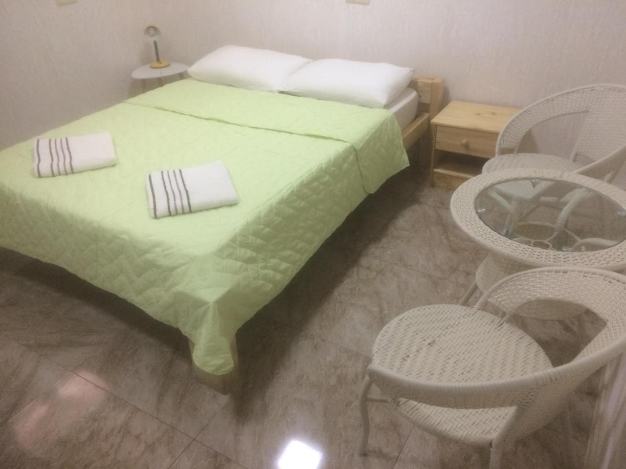 Hostel Miniバトゥーミ エクステリア 写真